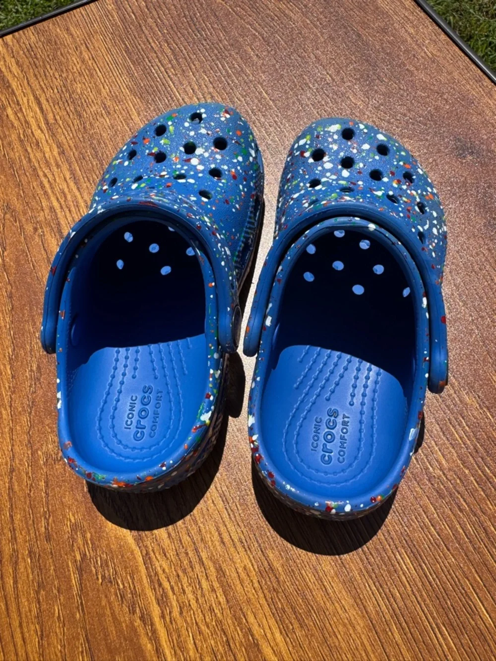 Crocs Kids C9 Blue Paint Splatter Classic Clogs Comfort Shoes Slip On